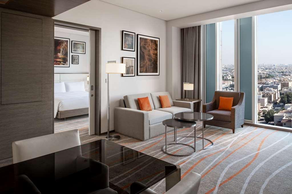 Doubletree Suites By Hilton - Riyadh Financial District Стая снимка