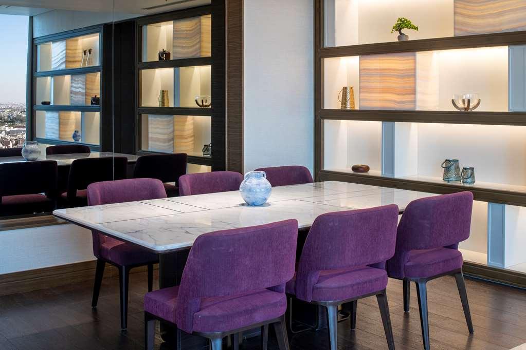 Doubletree Suites By Hilton - Riyadh Financial District Стая снимка