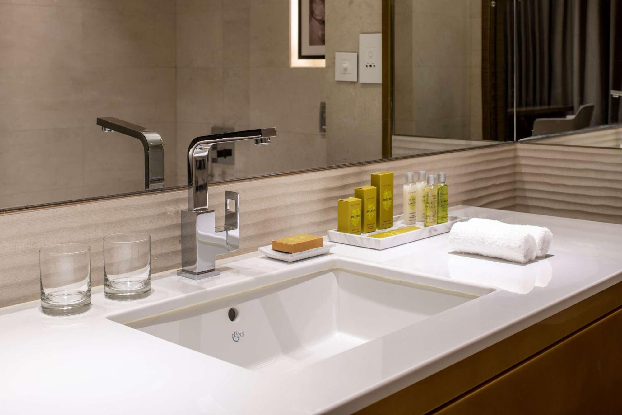Doubletree Suites By Hilton - Riyadh Financial District Екстериор снимка
